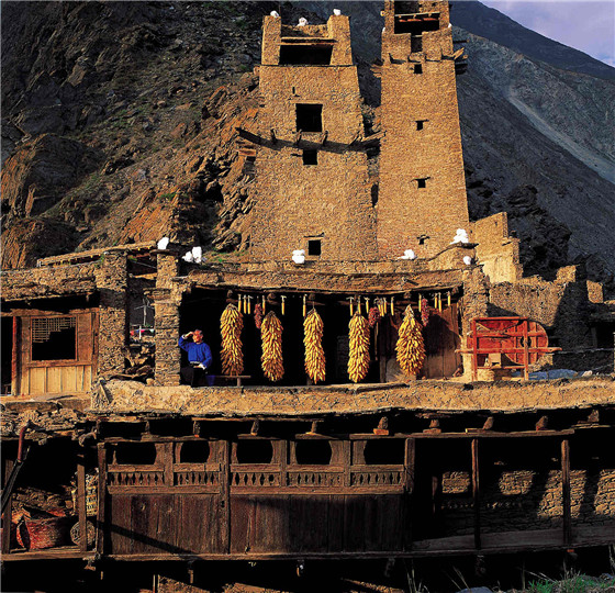 桃坪羌寨 (2) - 复件.jpg 桃坪羌寨 (2) - 复件.jpg