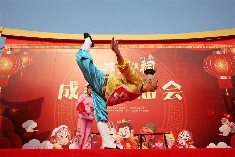 文艺演出-2.jpg 文艺演出-2.jpg