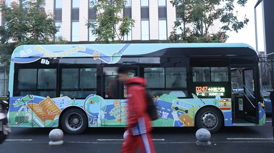 “家门口”直达“校门口” 成都公交已累计开行290余条家校定制专线