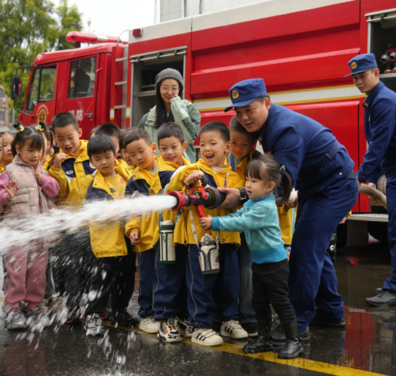 ef2a505e5f4fcdf893c72ccc935af5dc-1763339848922.jpg ef2a505e5f4fcdf893c72ccc935af5dc-1763339848922.jpg