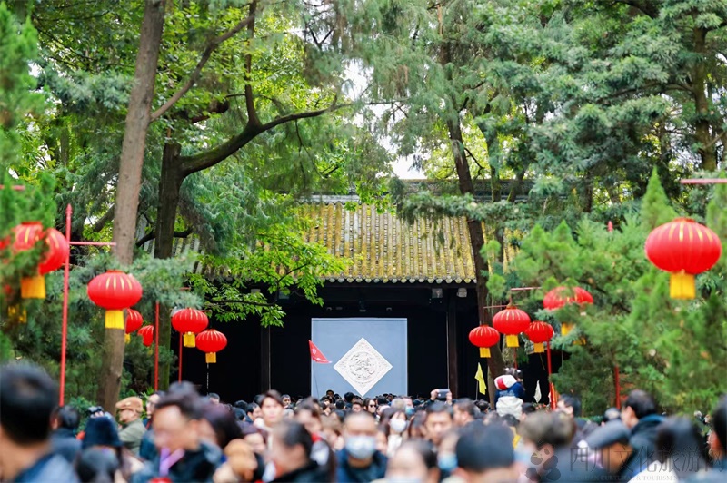 2025武侯祠成都大庙会日均接待观众量超10万人次.jpg 2025武侯祠成都大庙会日均接待观众量超10万人次.jpg